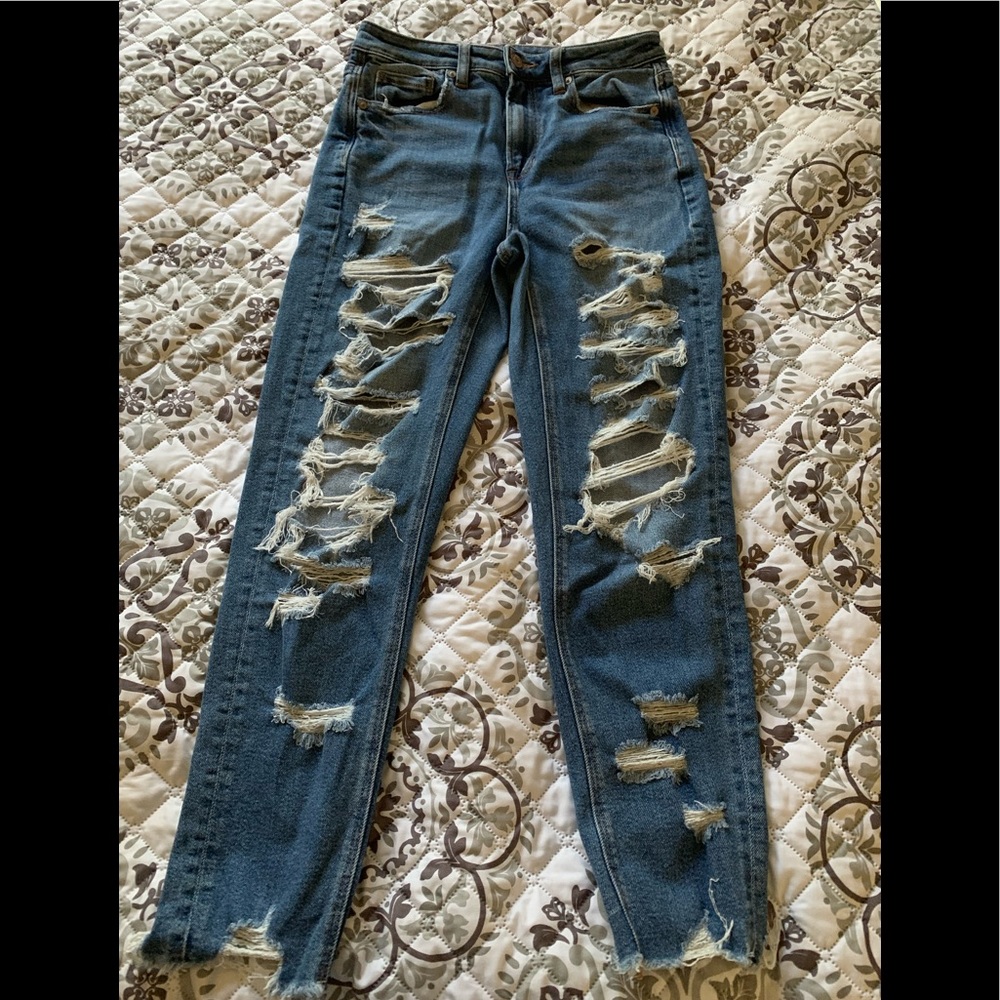 American Eagle distressed jeans